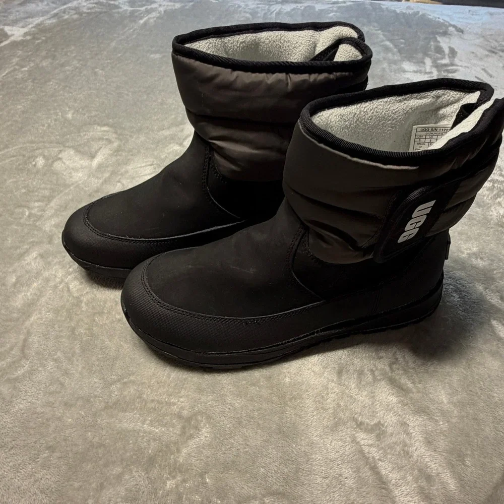 UGG Kids Toty Weather Waterproof Snow Boots Black Grey 1122371K Size 6